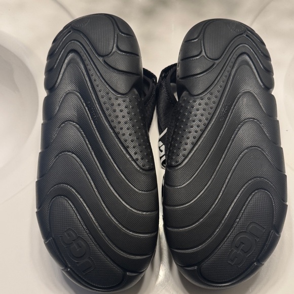 UGG adult Black and White Sandals - Picture 4 of 5